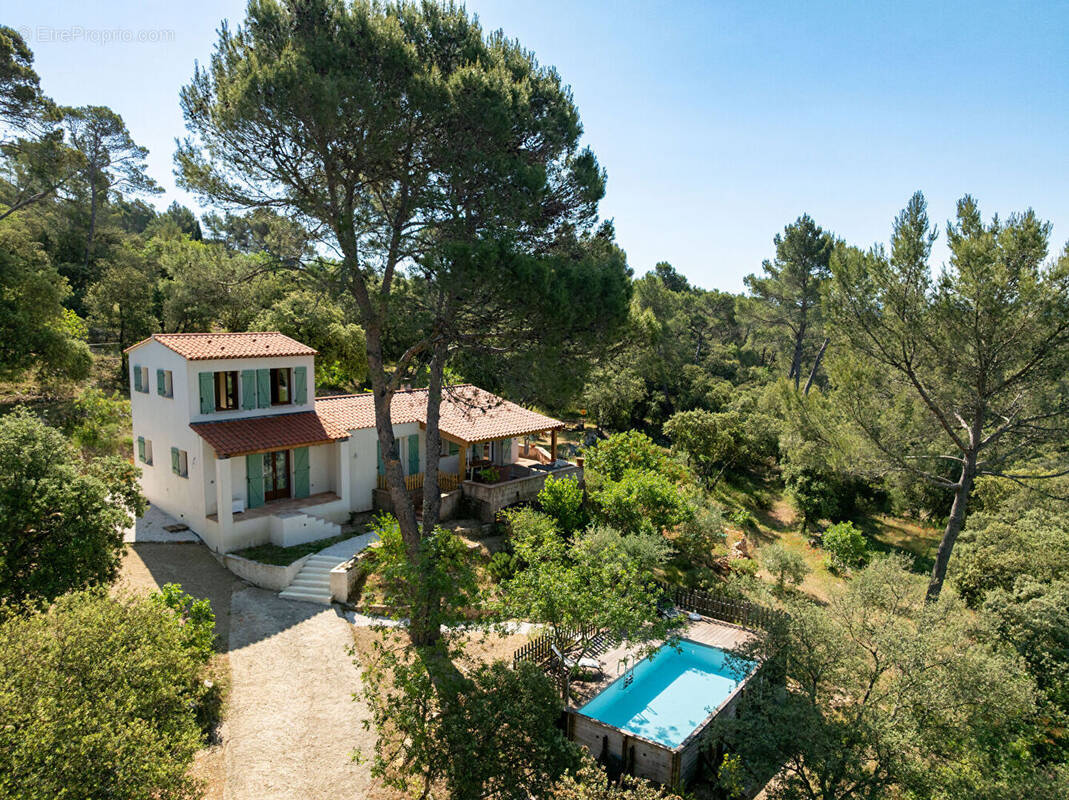 Maison à ENTRECASTEAUX