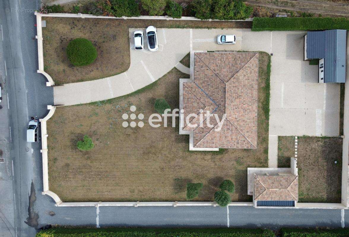 Maison 129 m² à Ambares-Et-Lagrave  - photo 17