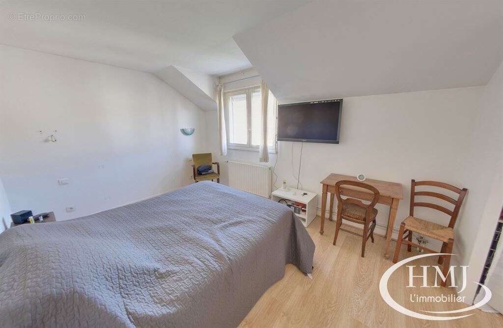 Maison à COURCOURONNES