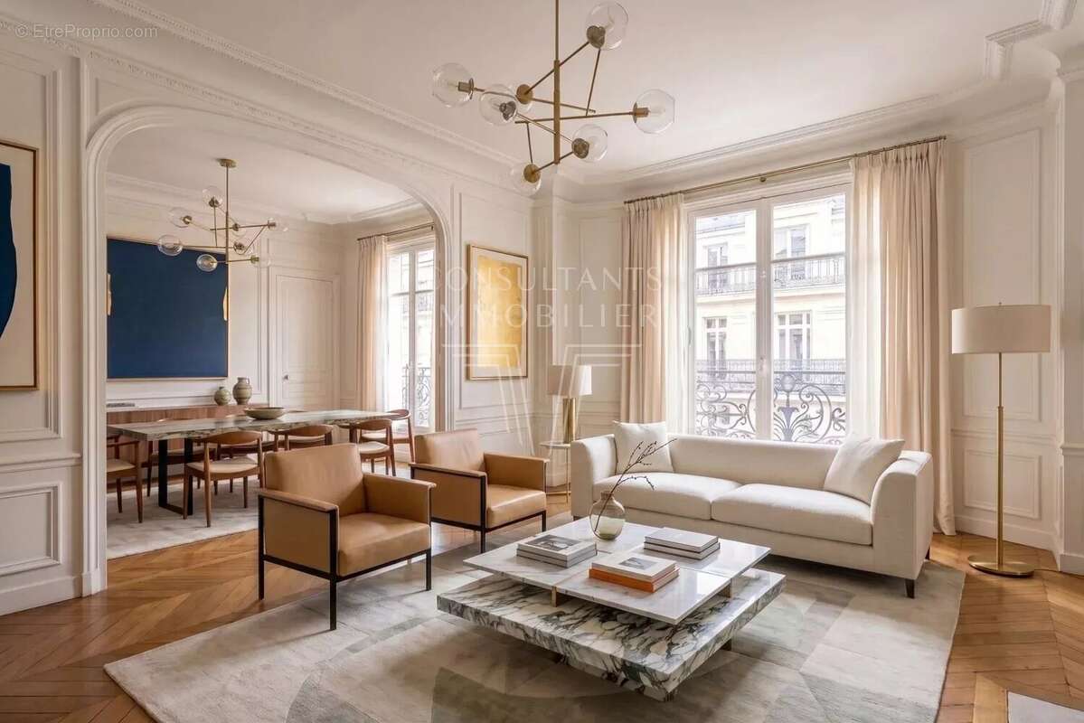 Appartement à PARIS-17E