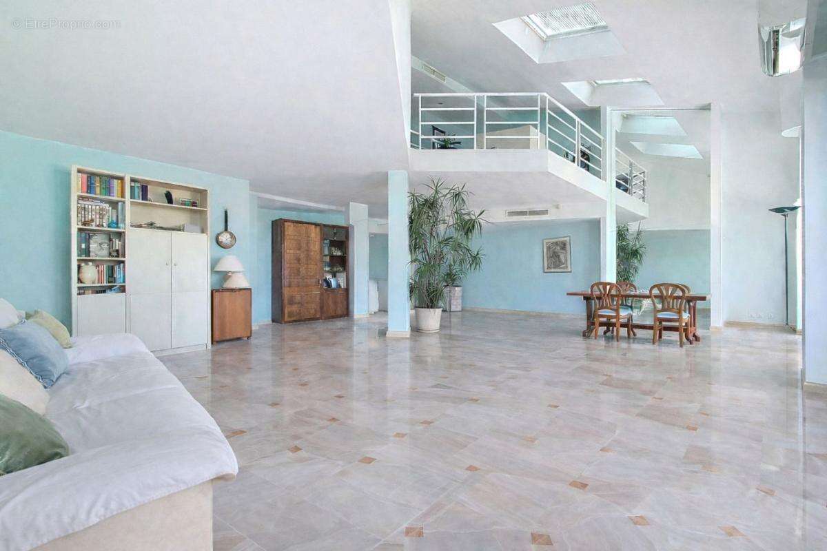 Cannes – quartier oxford _ duplex lumineux avec terrasse _ piscine - photo 3