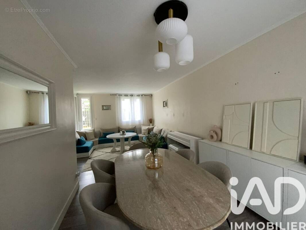 Photo 1 - Maison à VILLETANEUSE