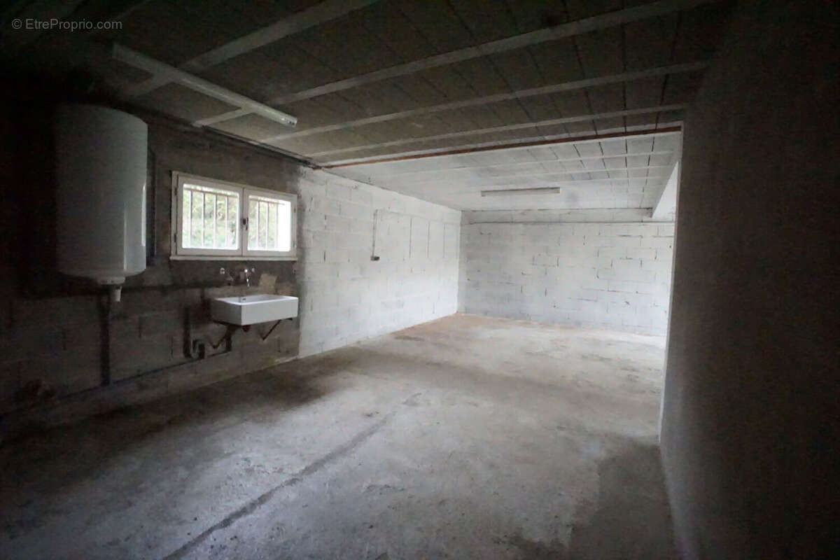 Maison à SAINT-GENIS-LAVAL