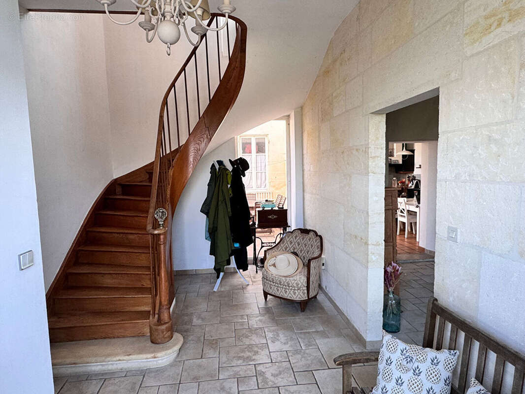 Maison à TONNAY-CHARENTE
