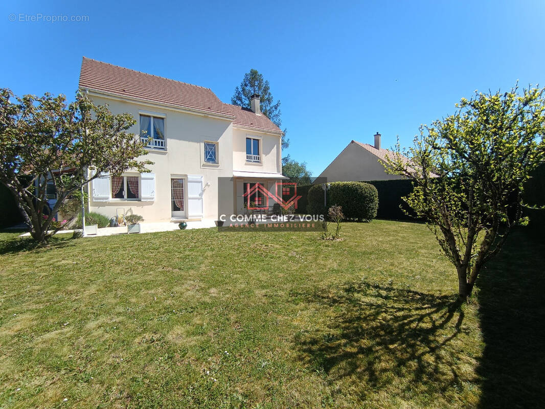 Maison à OZOIR-LA-FERRIERE
