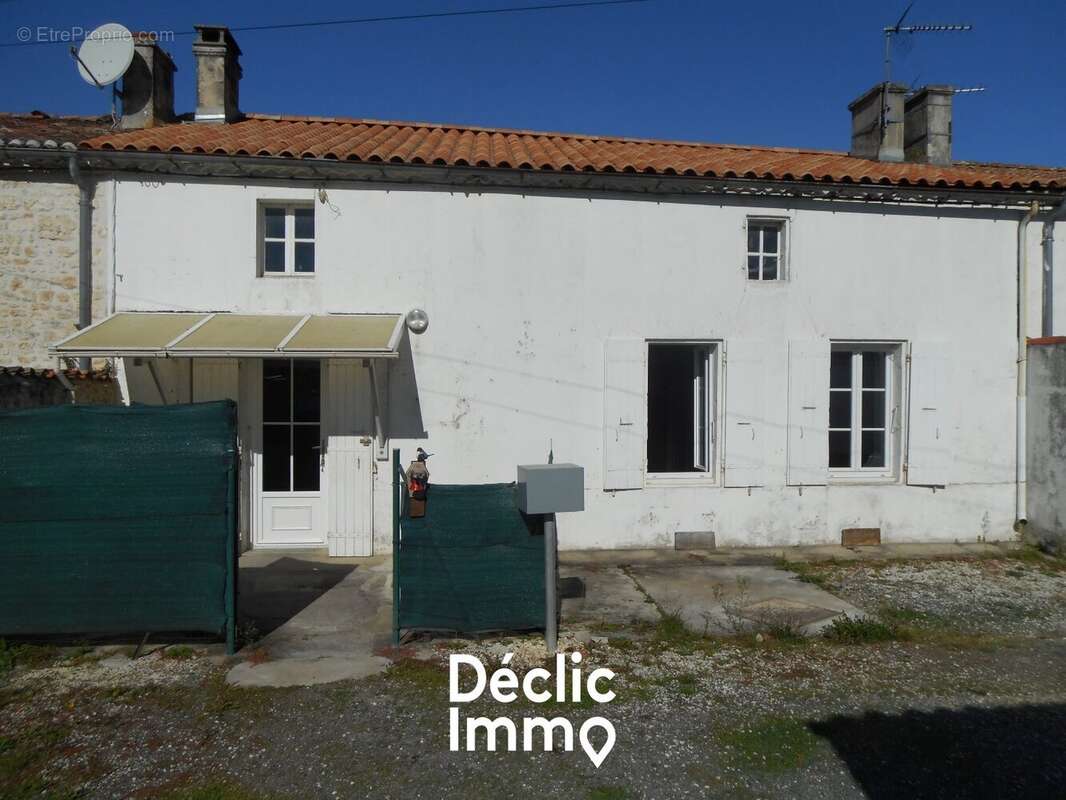 Maison à SAINTE-GEMME