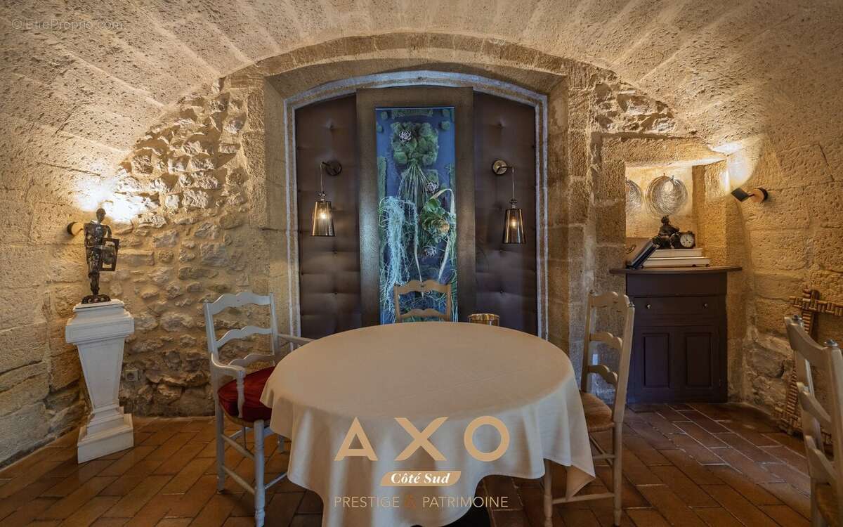 Maison à COLLIAS