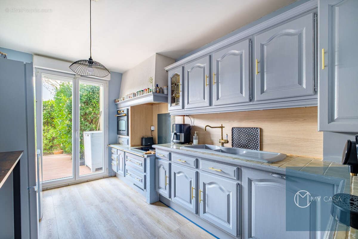 Appartement à FONTAINES-SUR-SAONE