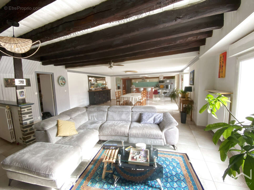 Maison à CARENTOIR
