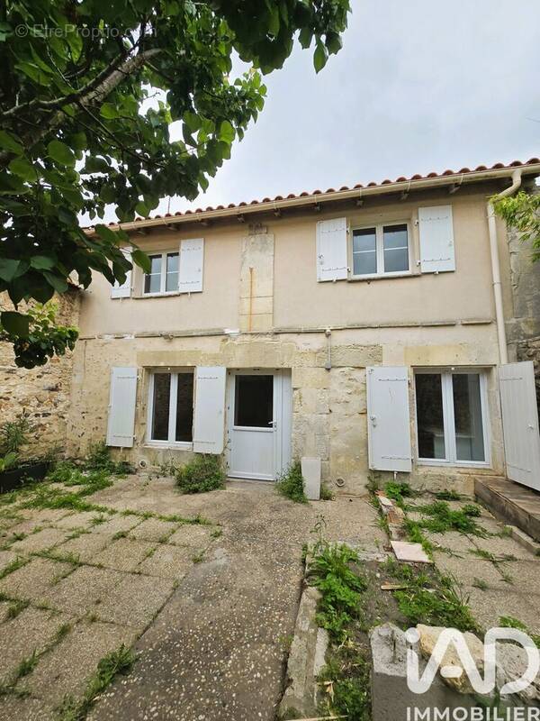 Photo 1 - Maison à TONNAY-CHARENTE