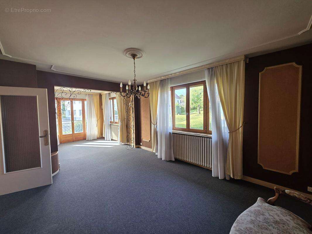 Maison à L&#039;ISLE-SUR-LE-DOUBS