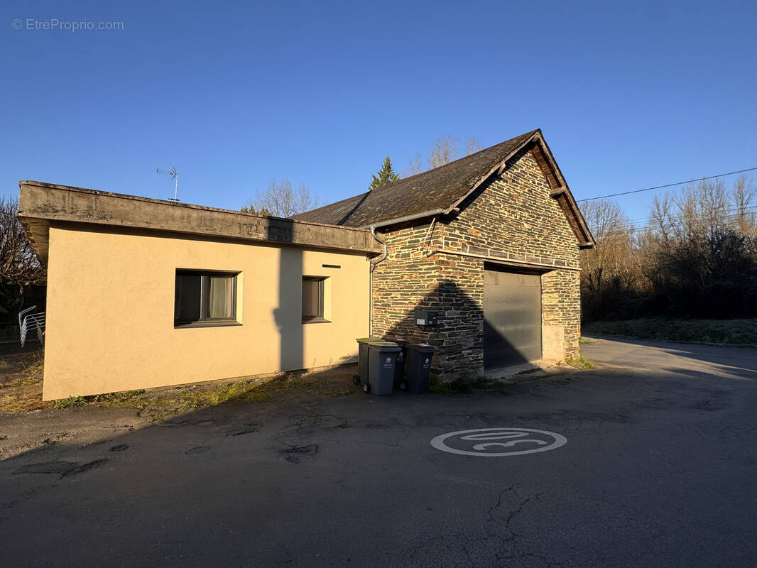 Maison à ALLASSAC