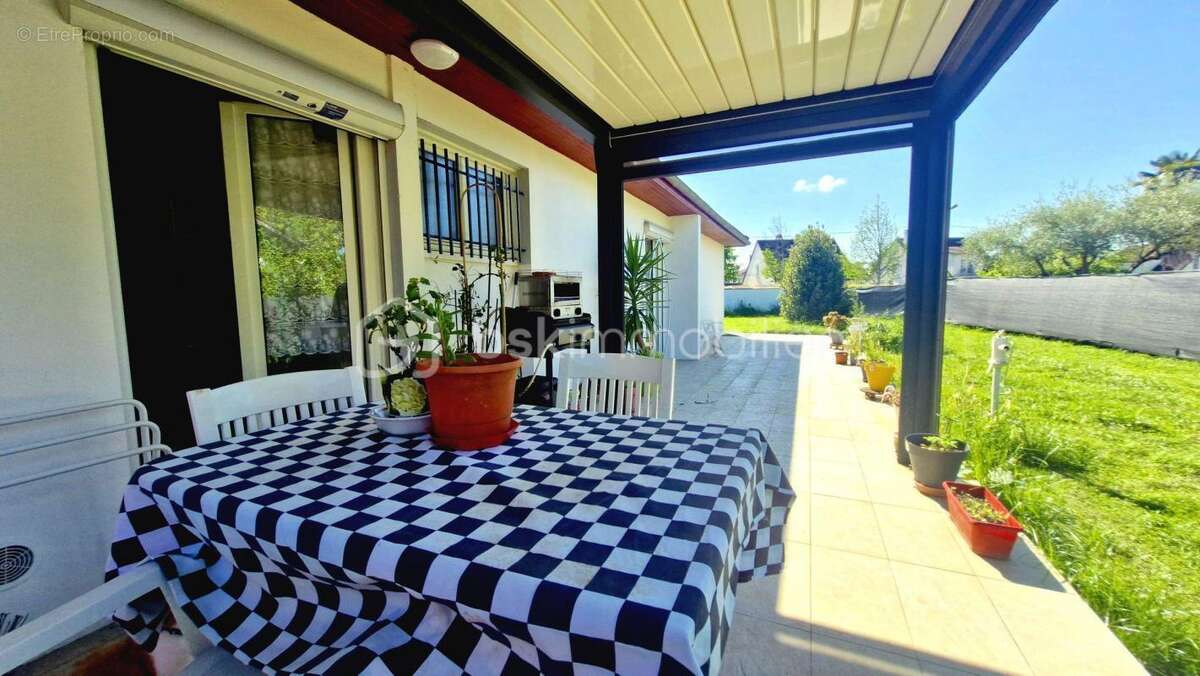 Maison à SOUES