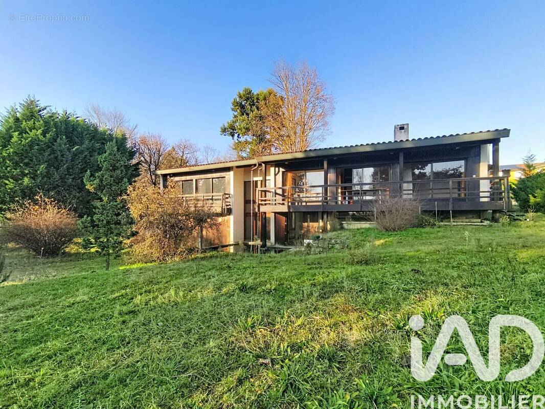 Photo 1 - Maison à MONTMERLE-SUR-SAONE