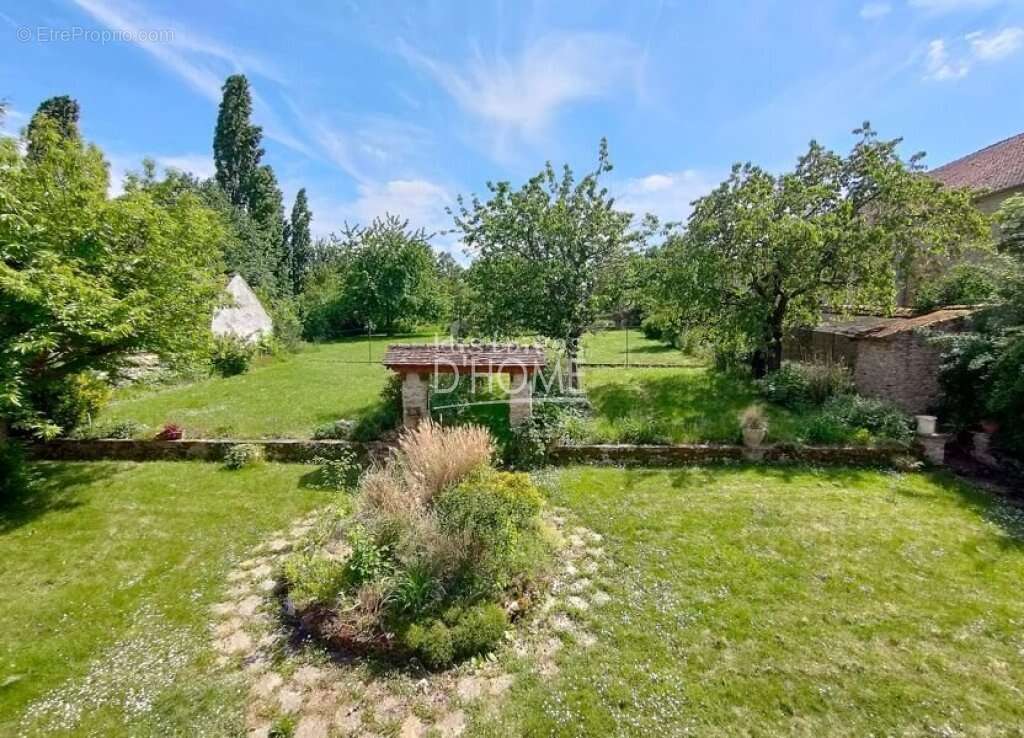 Maison à BERNAY-VILBERT