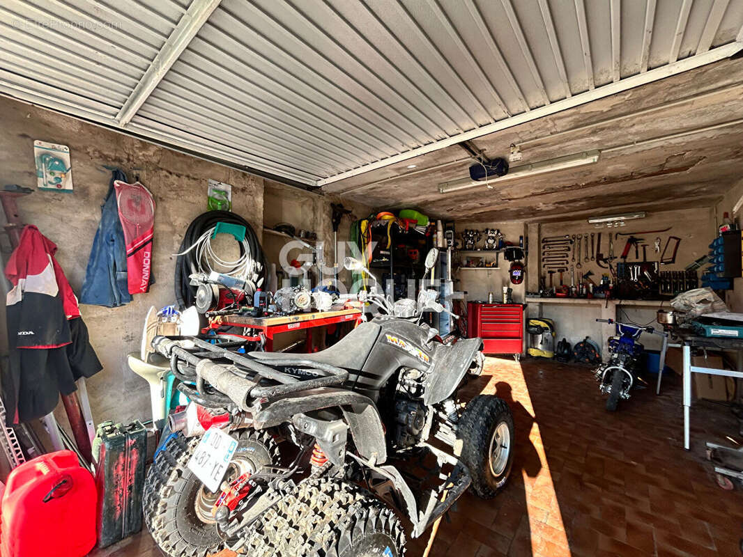 Appartement à ENTRAIGUES-SUR-LA-SORGUE