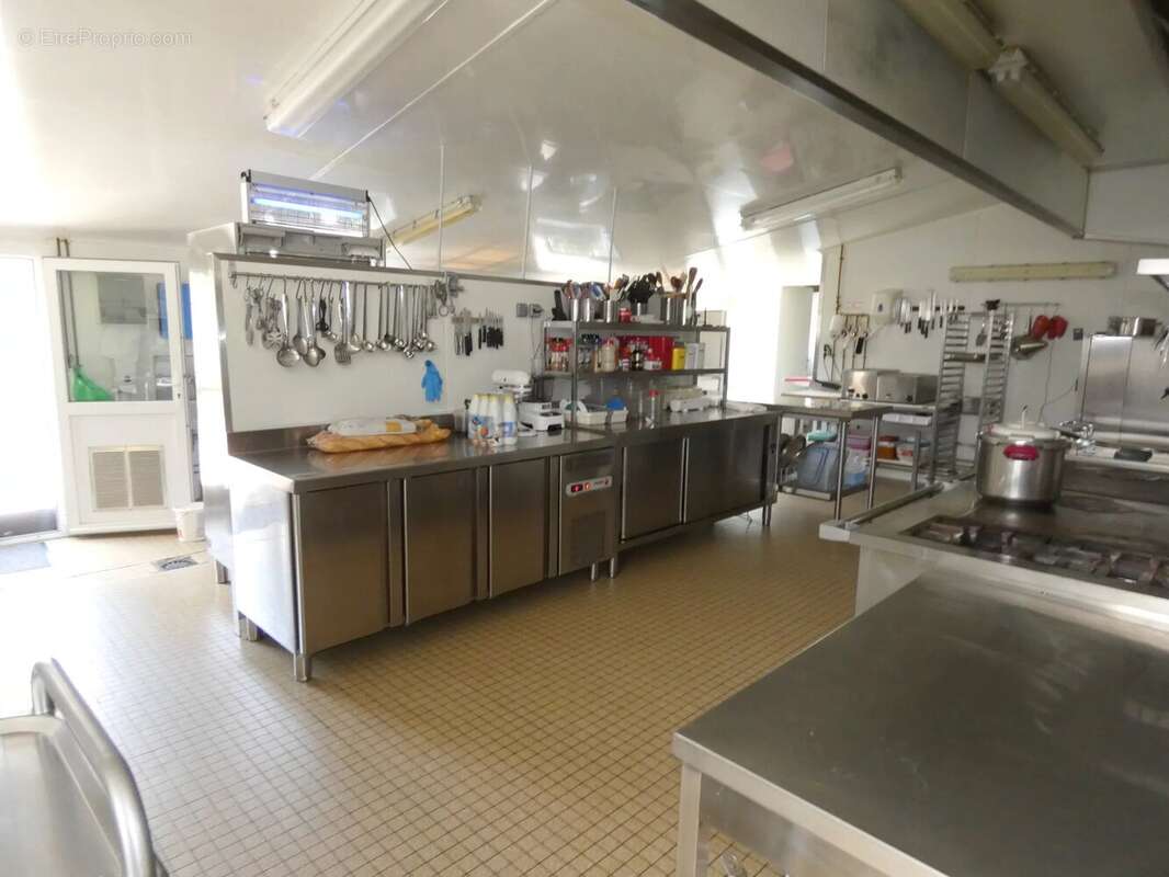 Bar-restaurant, proche de la vallée des Saints - photo 8