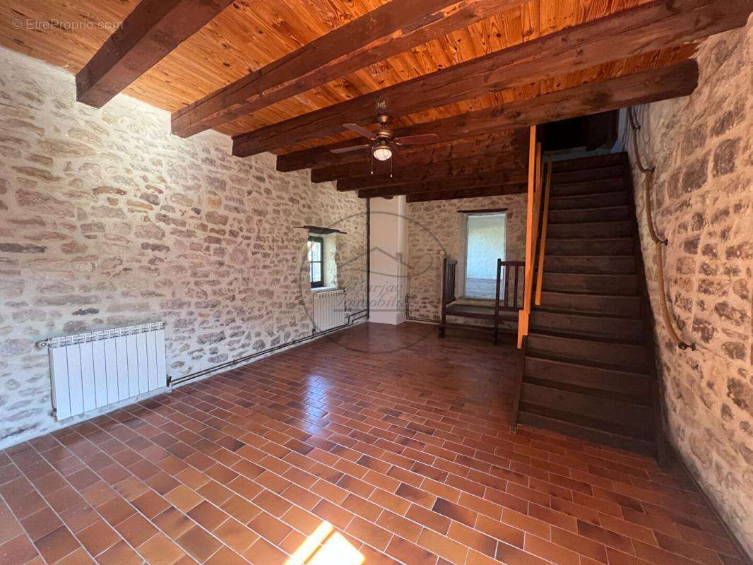 Maison de village en pierres avec jardin et garageProche Barjac - photo 9