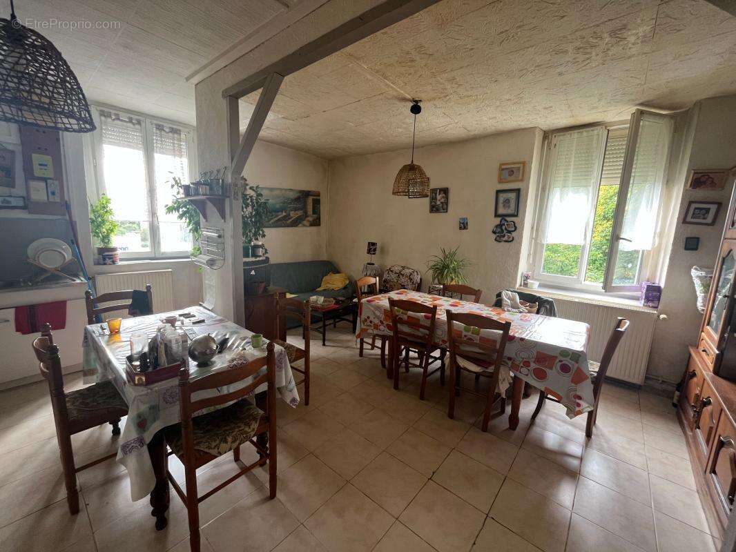 Appartement à CHARVIEU-CHAVAGNEUX