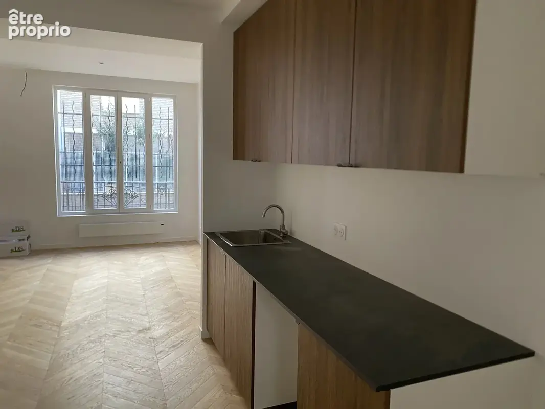 Paris XVIIIᵉ – Appartement 2 pièces 46 m² - photo 3