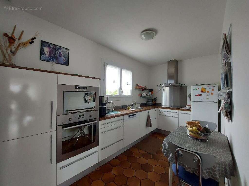 Maison 129 m² à Brehal  - photo 2