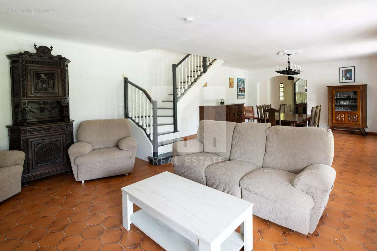 Baisse de prix - mougins - villa 4 ch avec piscine et magnifique terrain plat - photo 7