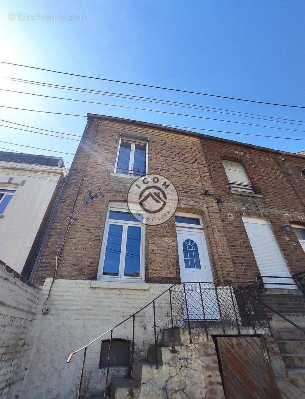 Maison à AULNOYE-AYMERIES