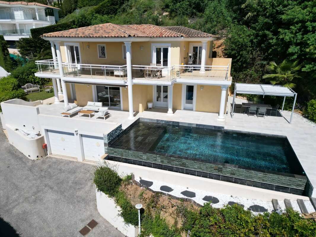 Maison à MANDELIEU-LA-NAPOULE