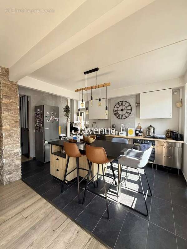 Appartement à CHARENTON-LE-PONT