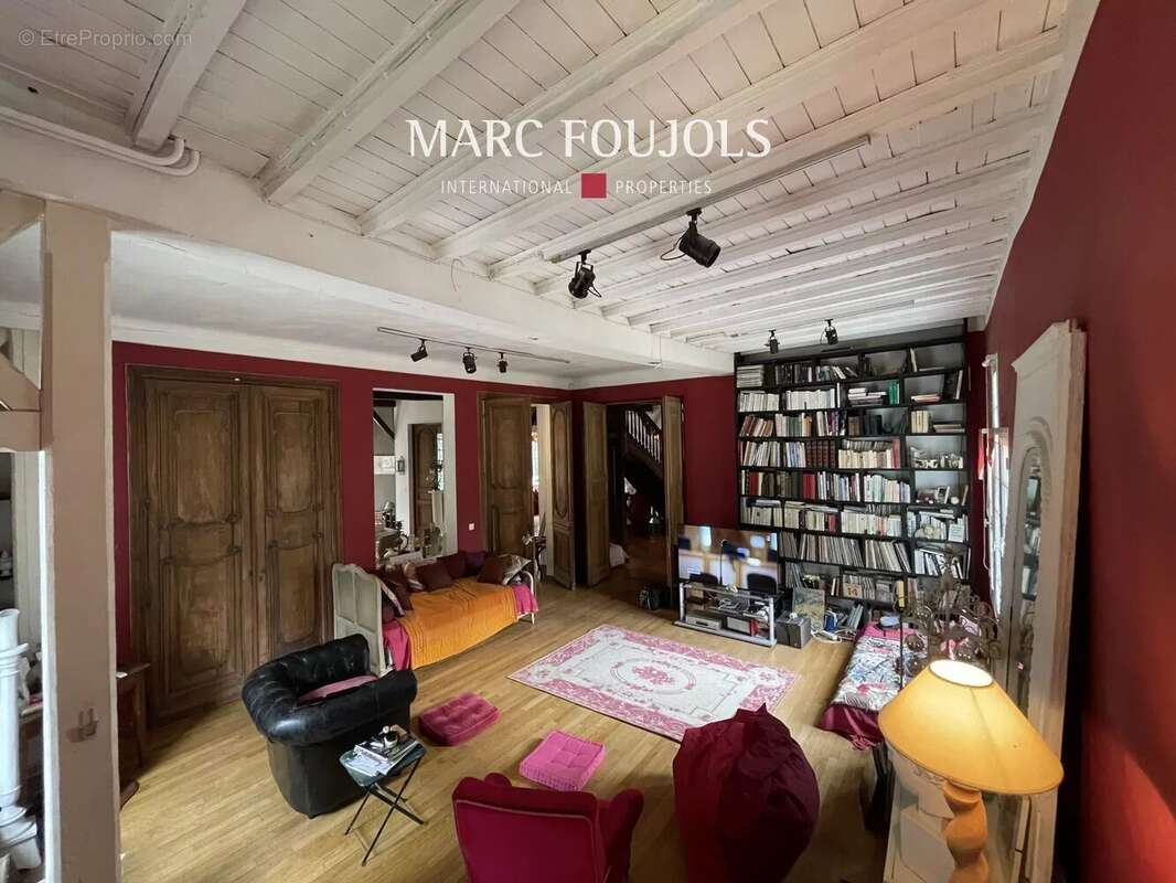 Maison à DAMPIERRE-EN-YVELINES