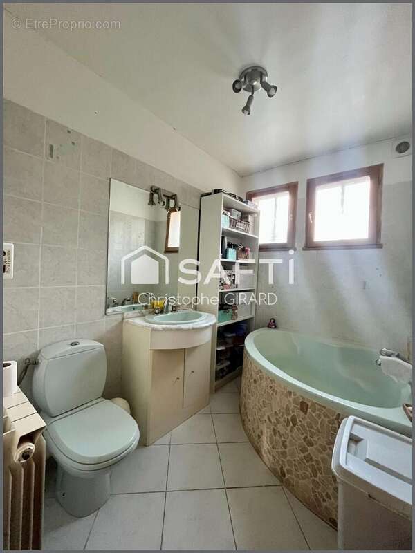 Maison 173 m² à La Tour-D'aigues  - photo 8
