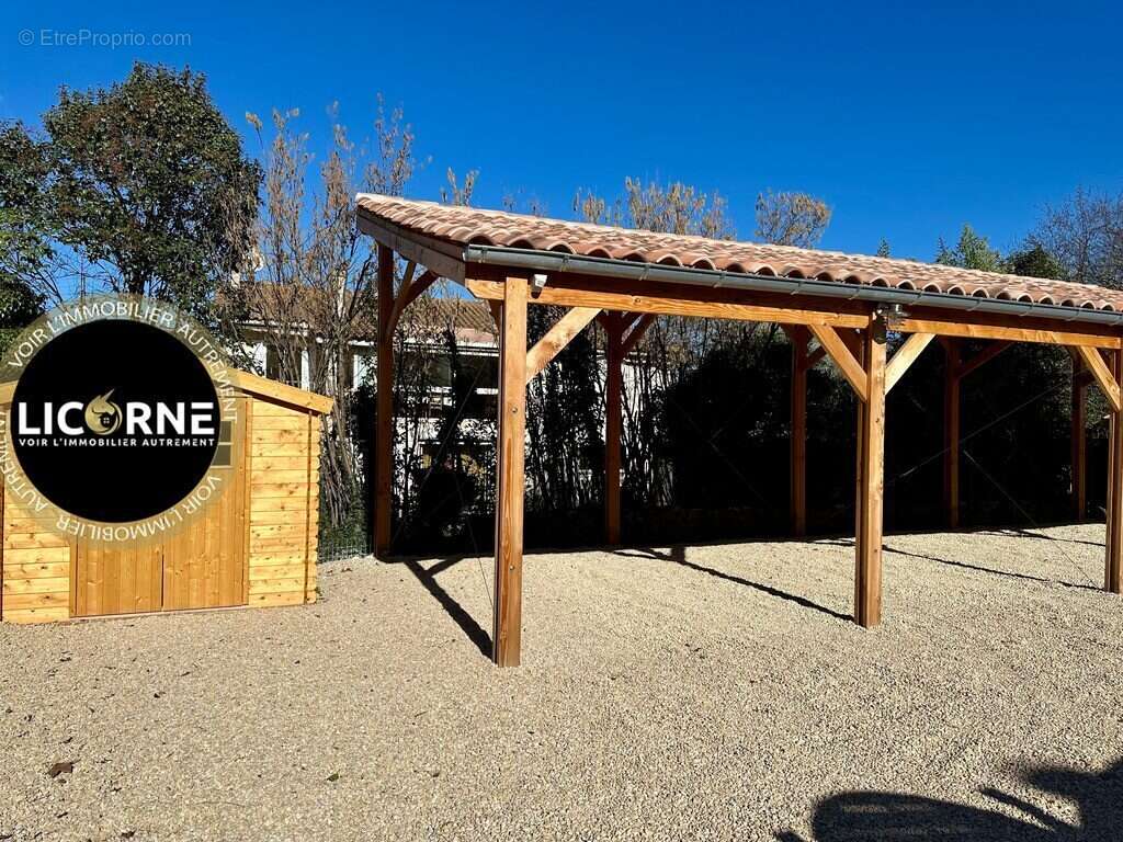 Maison à LE PUY-SAINTE-REPARADE