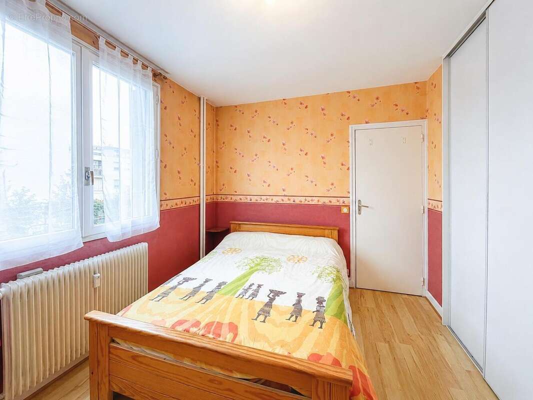 Appartement 72 m² à Bron  - photo 6