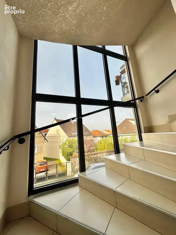Appartement 3 pièces 55 m² à vendre à Noisy-Le-Grand (93160) - photo 2