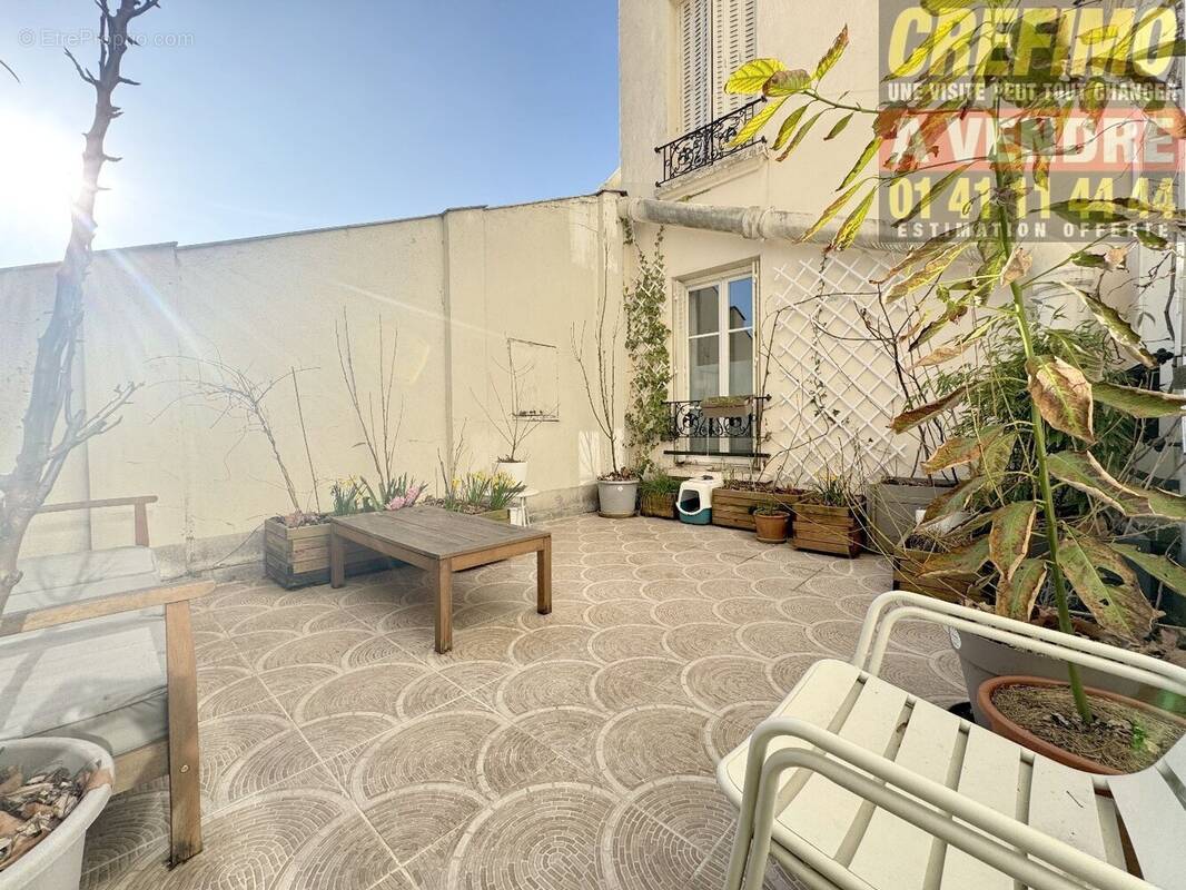 Appartement à COURBEVOIE