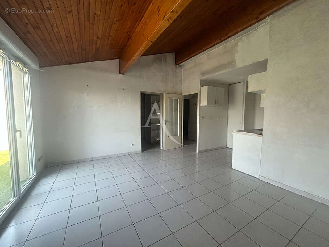 Appartement sur Carcassonne avec balcon et parking - photo 3