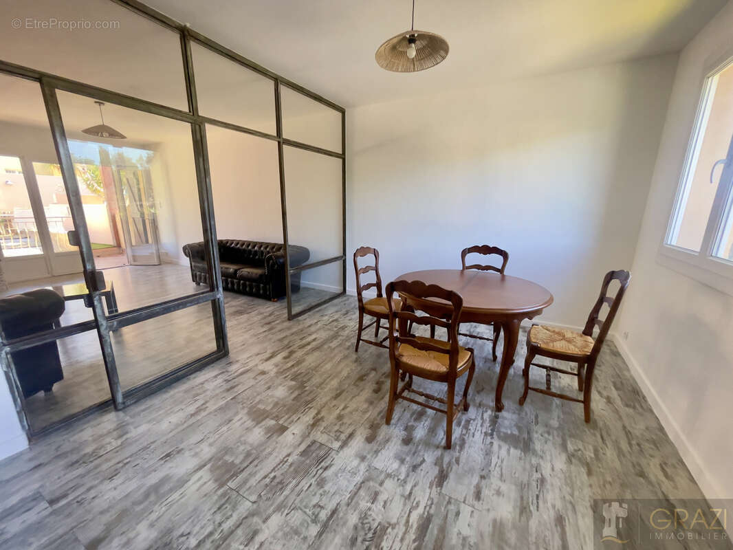 Appartement à SIX-FOURS-LES-PLAGES