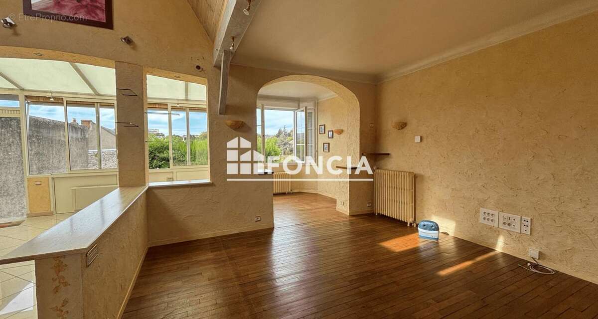 Maison à SAINTE-MAURE-DE-TOURAINE