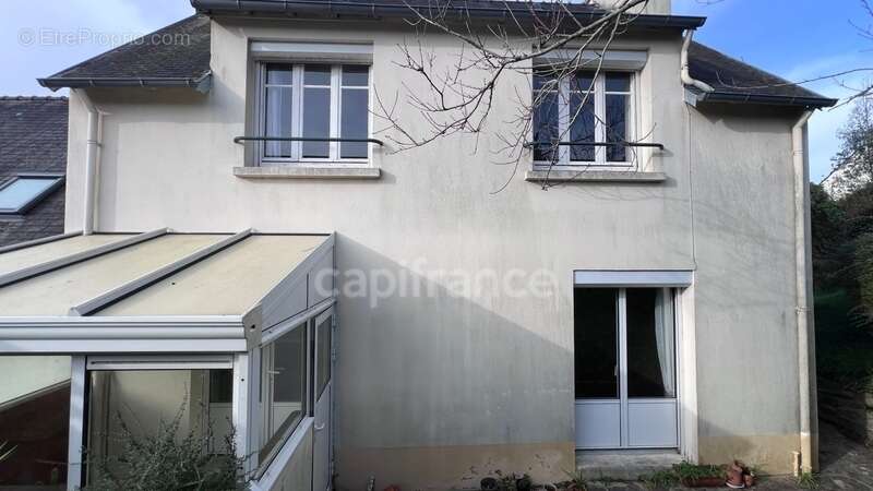 Département Finistère (29) – À vendre à Quimper : Maison T6 de 116 m² habitable (142 m² utiles) sur un terrain de 354 m² avec ga - photo 2