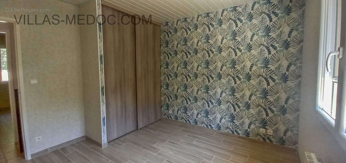 Maison à VENDAYS-MONTALIVET