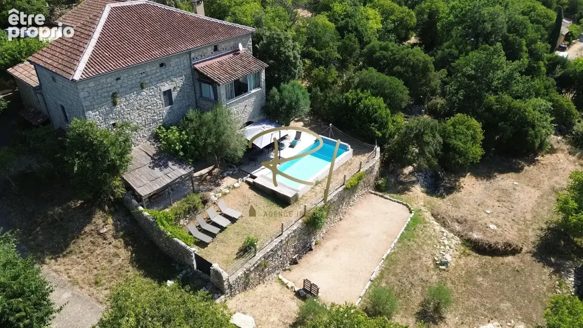 Photo Maison à Saint-Andre-De-Cruzieres au prix de 490 000€