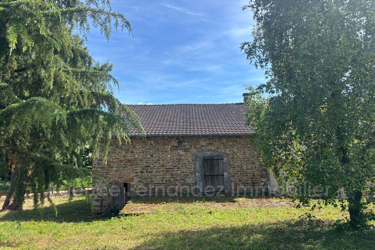 Maison 160 m² à Semur-En-Brionnais  - photo 3