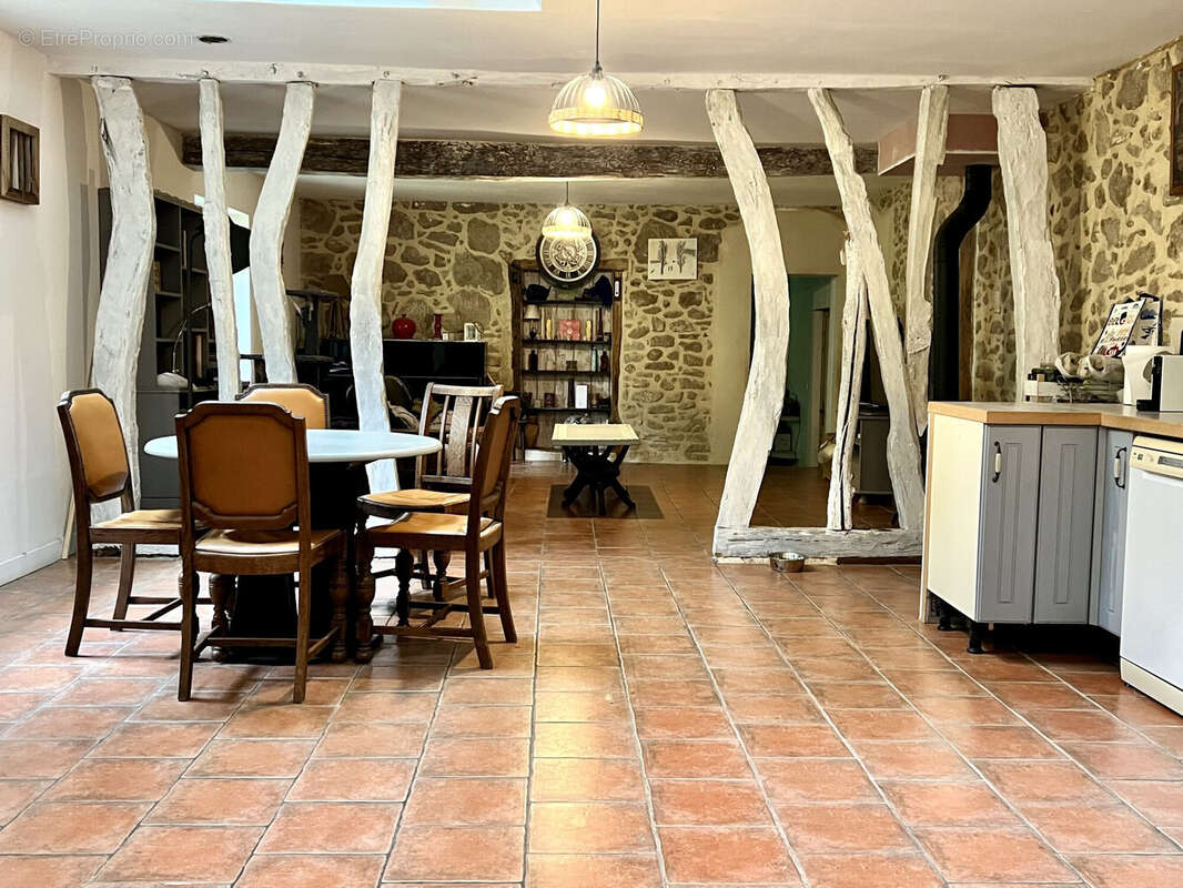 Maison à LAUZUN