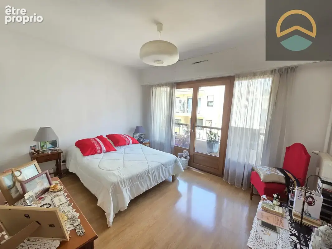 Hyeres centre ville grand t2 loue - photo 2
