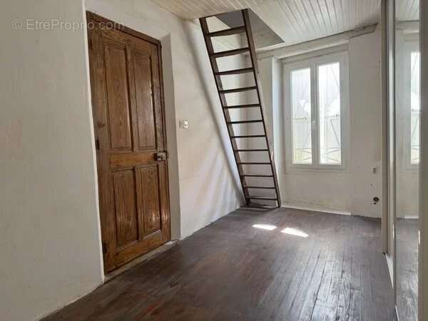 Maison 97 m² à La Motte-Saint-Martin  - photo 9