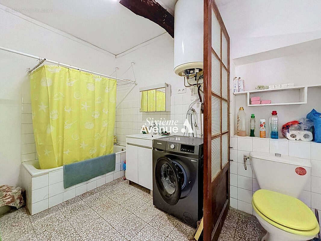 A vendre au Plan de Grasse - Maison atypique de 10 pièces ? 8 chambres ? Terrain de 360 m² - photo 16