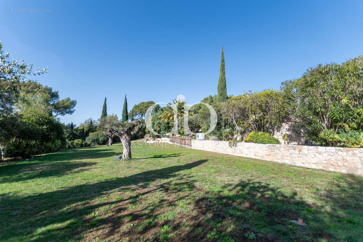 Maison à LA CADIERE-D'AZUR