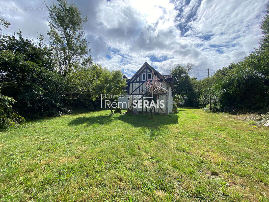 Maison à SAINT-ROCH-SUR-EGRENNE
