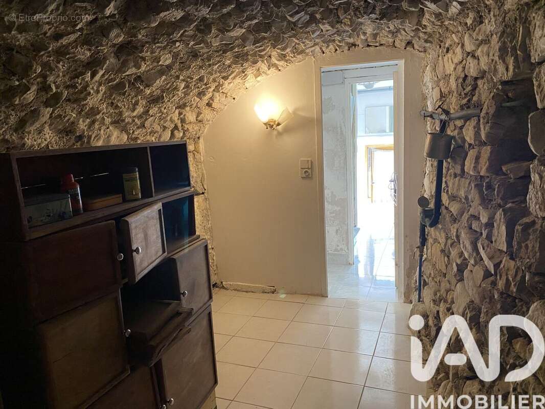 Maison 106 m² à Saint-Julien-En-Beauchene  - photo 8