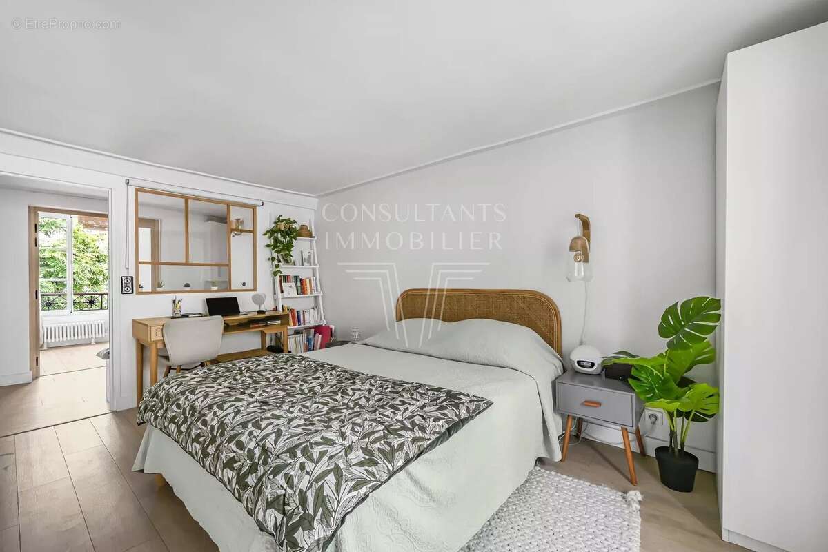 Appartement à PARIS-7E